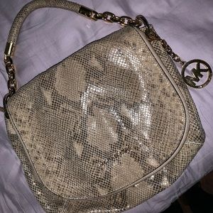 Micheal kors purse